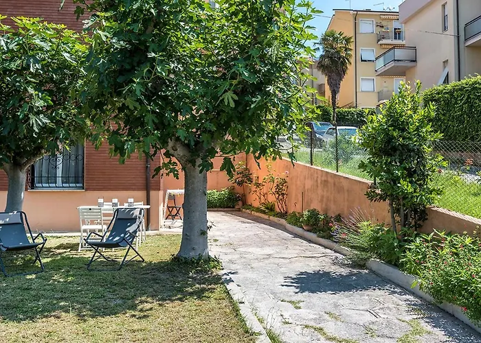 Apartment S177 - Sirolo, Trilocale In Centro Con Giardino