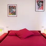 S177 - Sirolo, Trilocale In Centro Con Giardino سيرولو