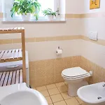 S177 - Sirolo, Trilocale In Centro Con Giardino *