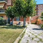 S177 - Sirolo, Trilocale In Centro Con Giardino سيرولو