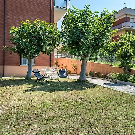 S177 - Sirolo, Trilocale In Centro Con Giardino Apartamento *
