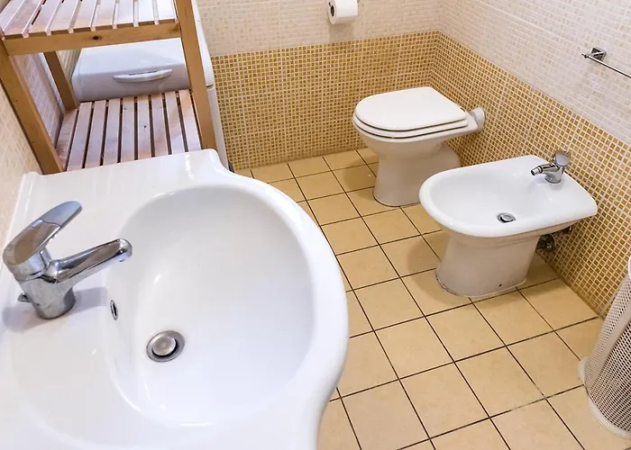 S177 - Sirolo, Trilocale In Centro Con Giardino